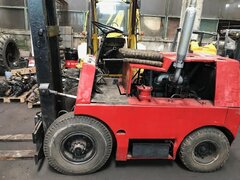 Vand moto-stivuitor UMT, 3.5t